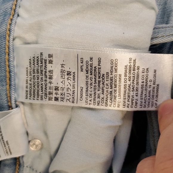 Levi's Light Wash Boyfriend Jeans 31x27 - Picture 8 of 13